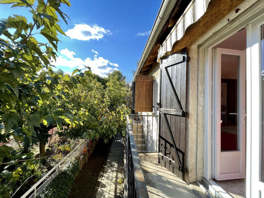 Maison à SAINT-THIBERY