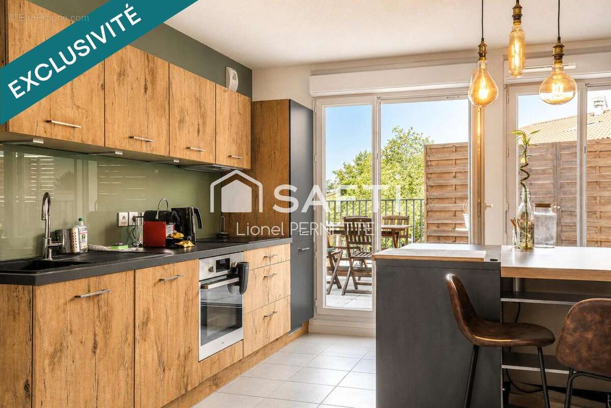 Photo 3 - Appartement à VAULX-EN-VELIN