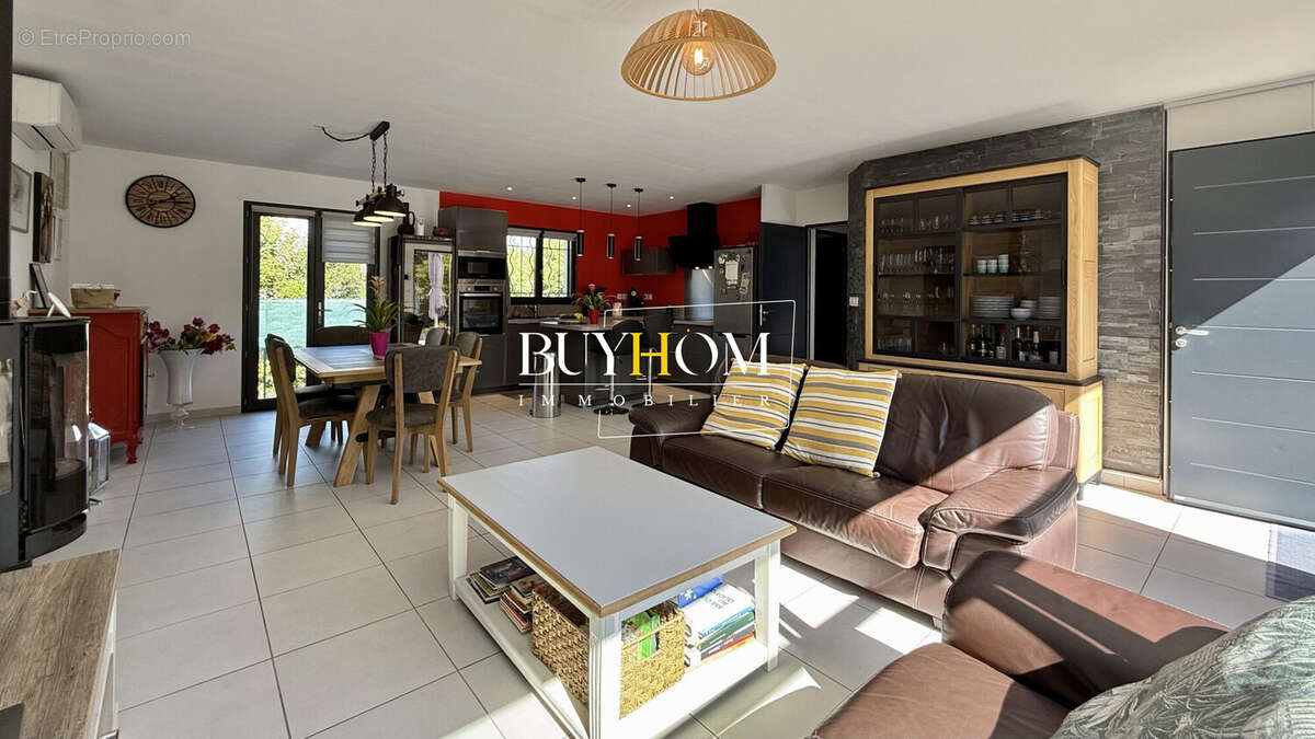 Maison à PERNES-LES-FONTAINES