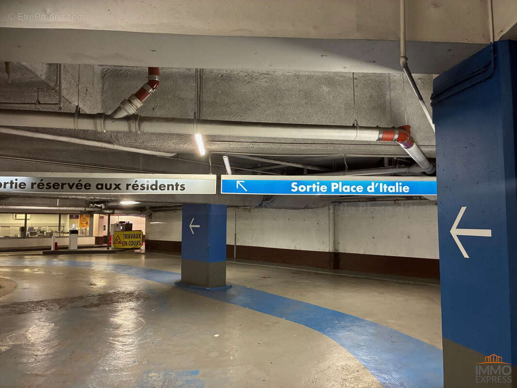 Parking à PARIS-13E