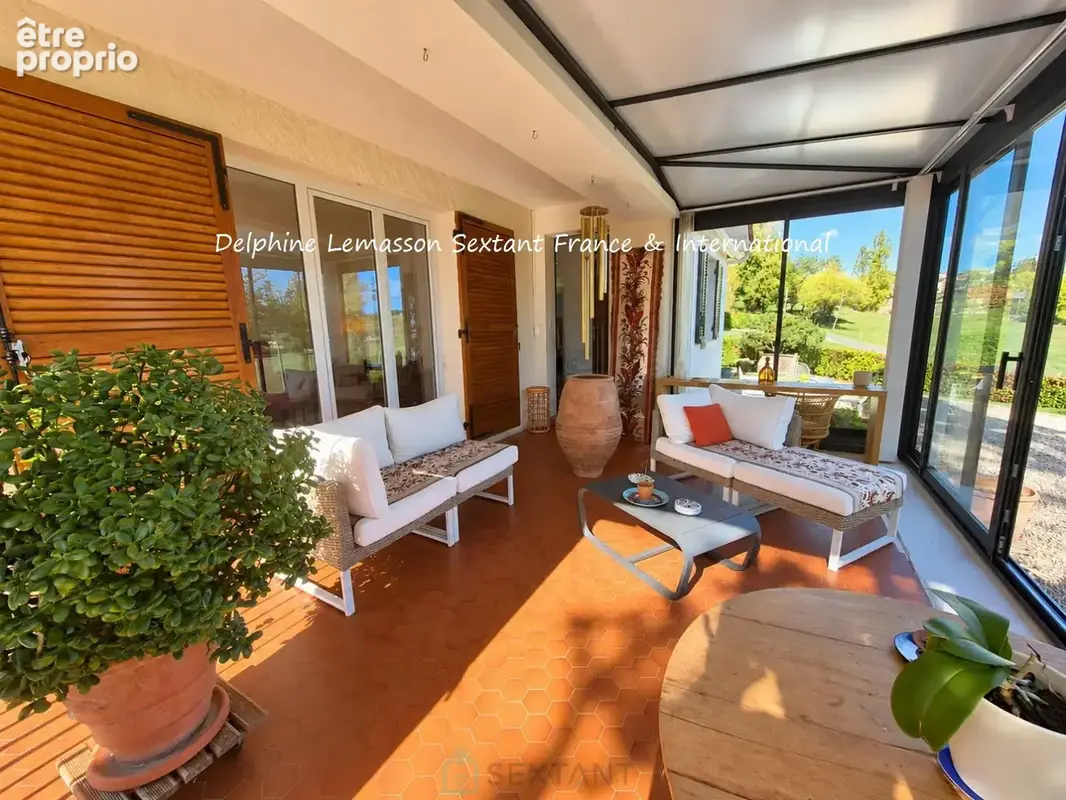 Maison de plain-pied avec Vue panoramique, jardin paysager et Atelier independant - photo 9