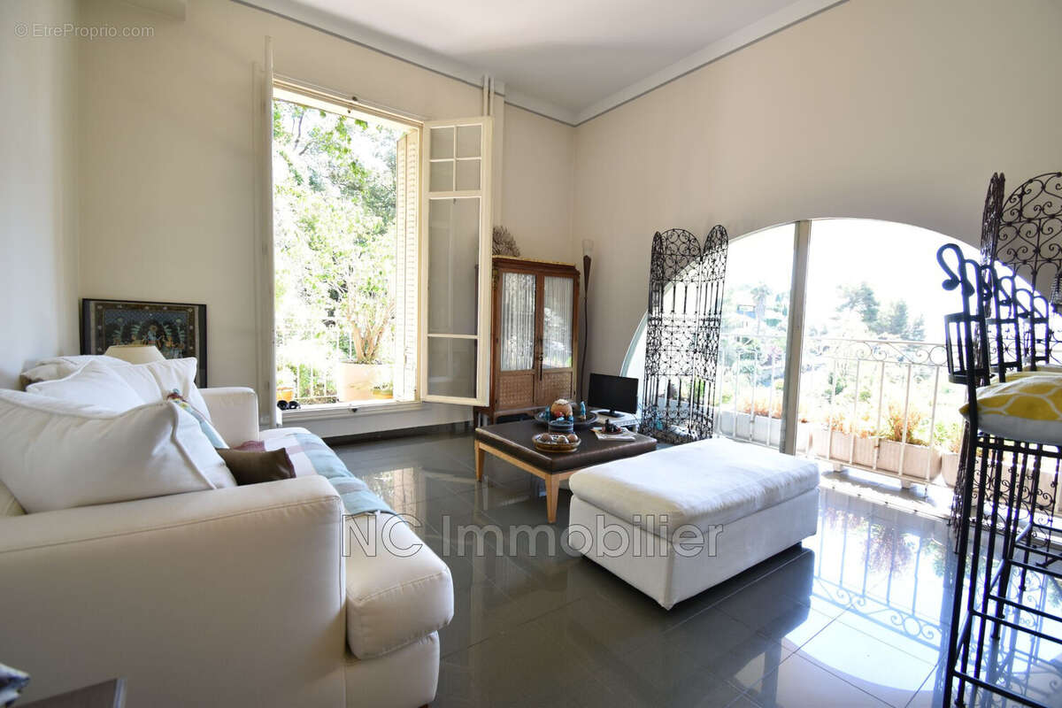 Appartement à VALLAURIS