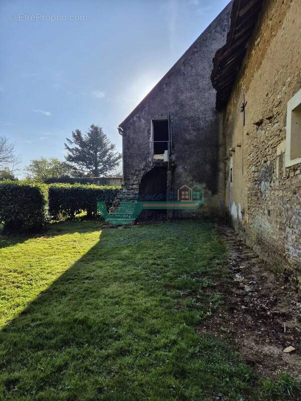 Maison à SOUGERES-EN-PUISAYE