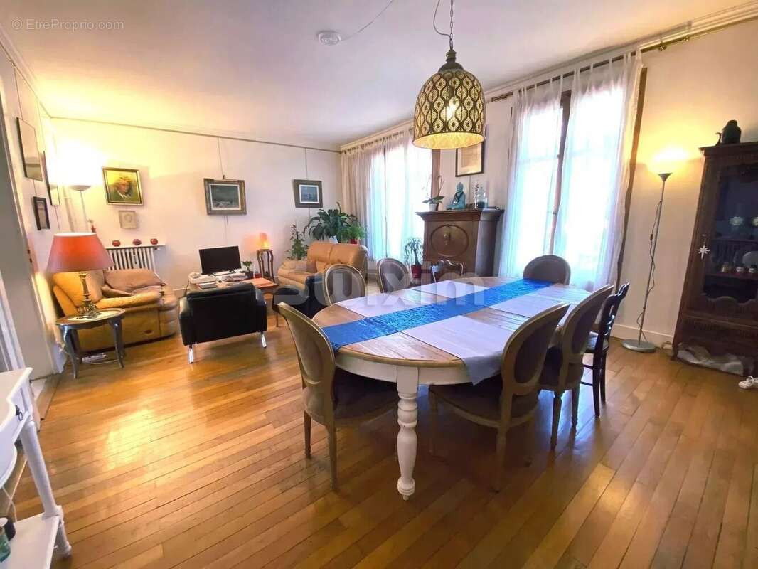 Appartement à EVIAN-LES-BAINS