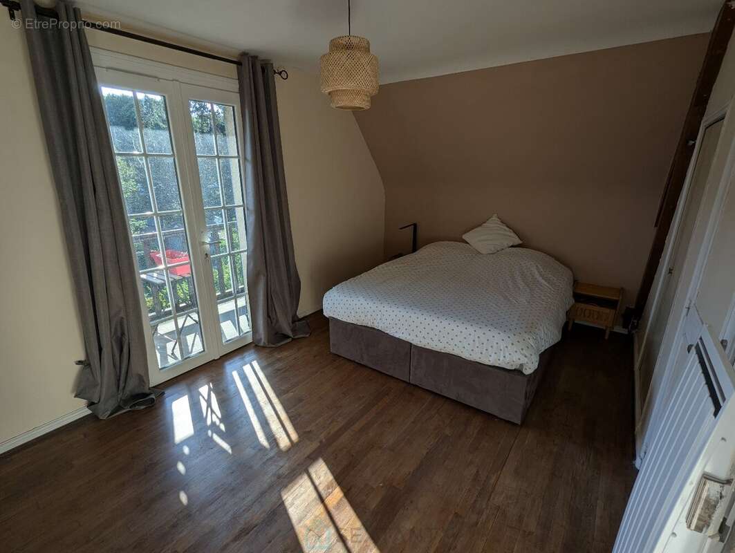 Maison à SAINT-ETIENNE-DU-ROUVRAY