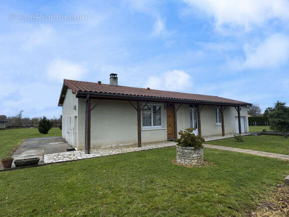Maison à ROUMAZIERES-LOUBERT
