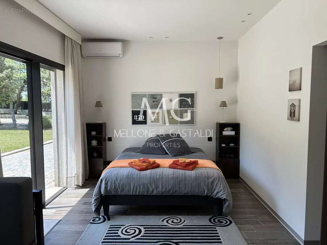 Maison à MONTAUROUX