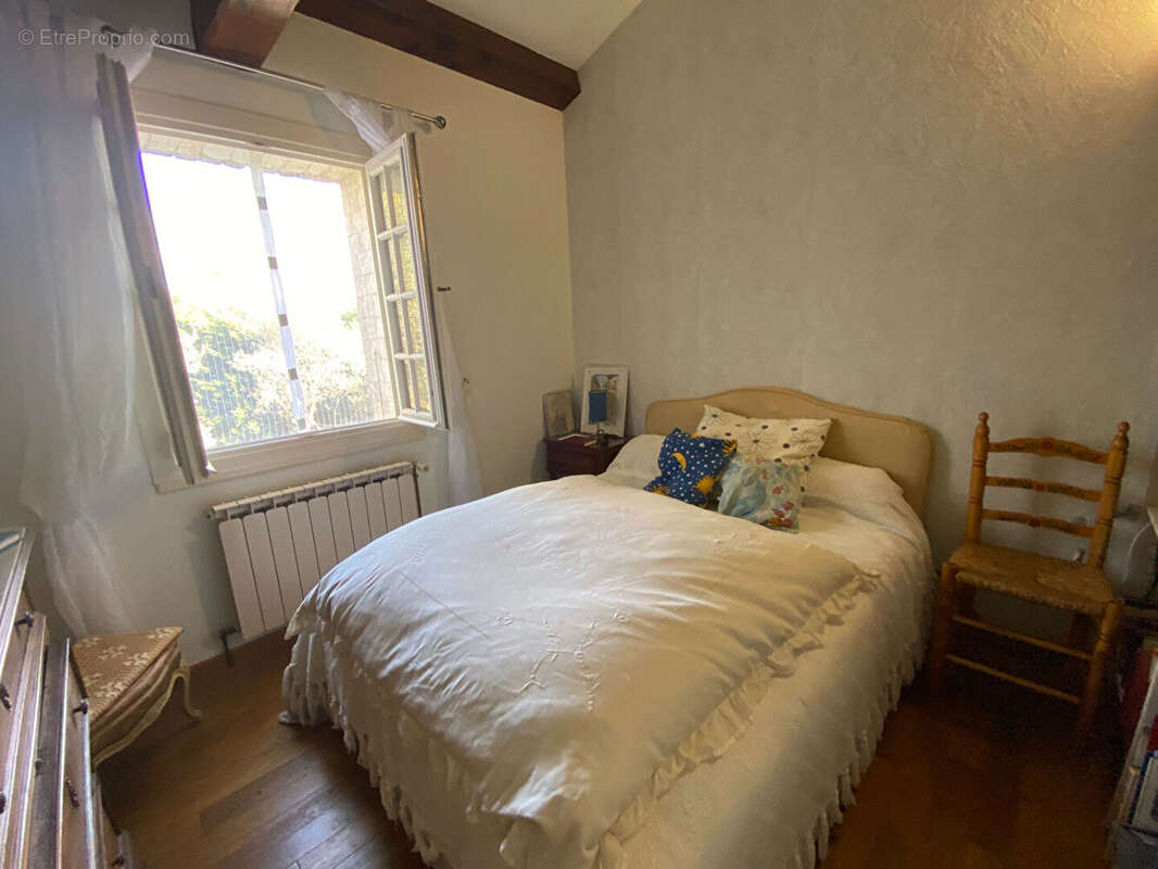 Maison type mas provençal, piscine, terrain 3300 m² - photo 16