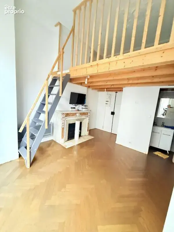 1er/4eme Marseille Appartement T2 meublé décoré loué 730€/mois - photo 2