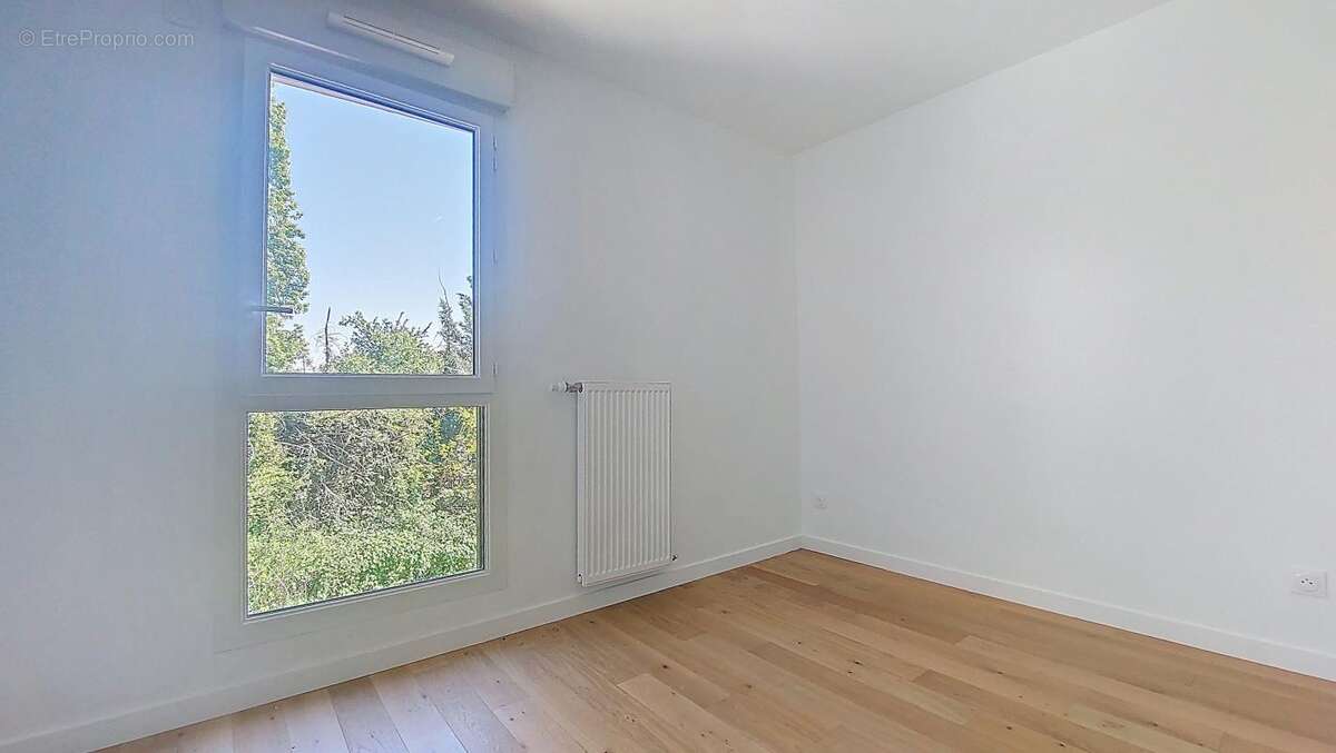 Appartement - 3 Chambres - Cave - Balcon - Garage en sus - Proche commodités - Au calme absolu - photo 16