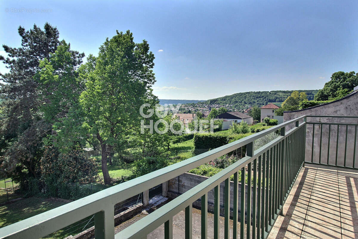 Maison à LAY-SAINT-CHRISTOPHE