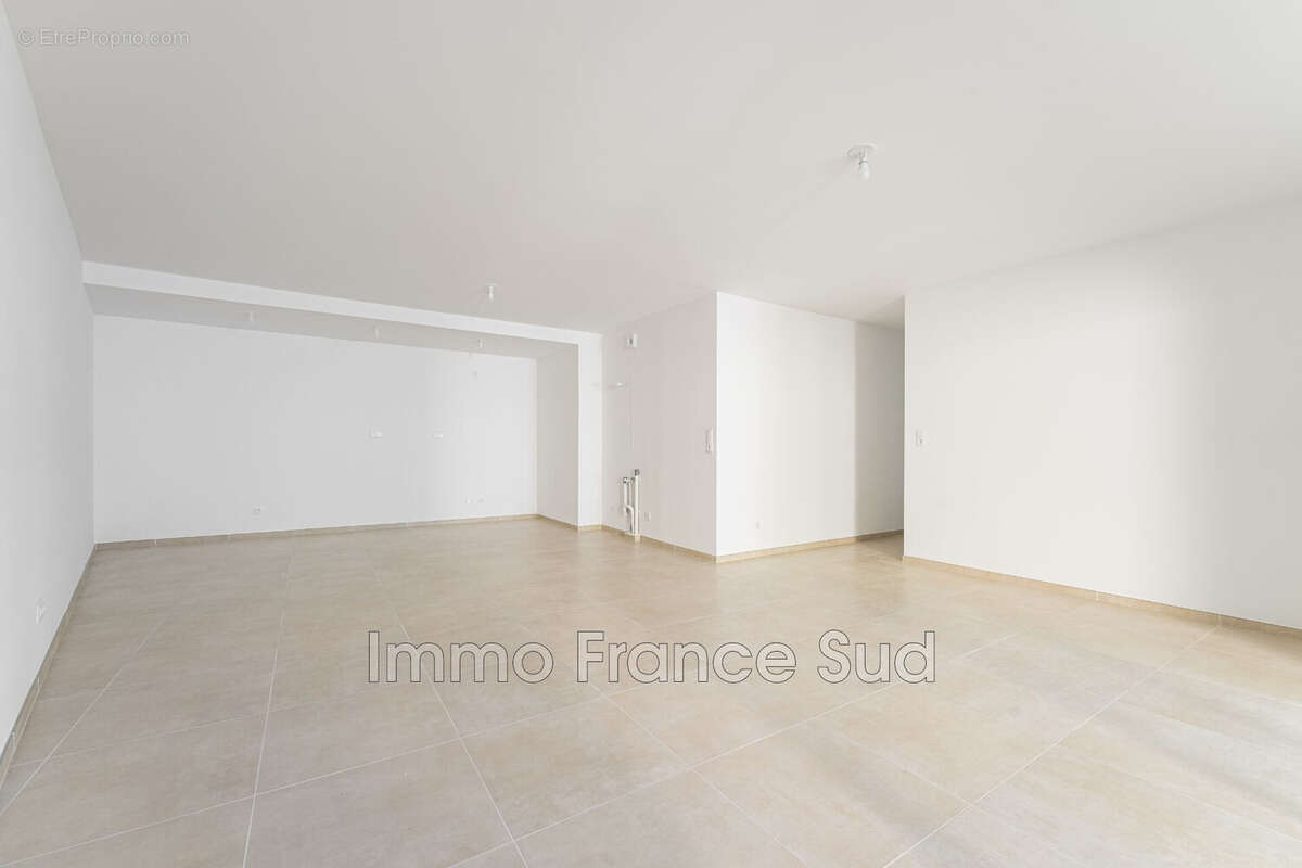 Appartement à LA GARDE-FREINET