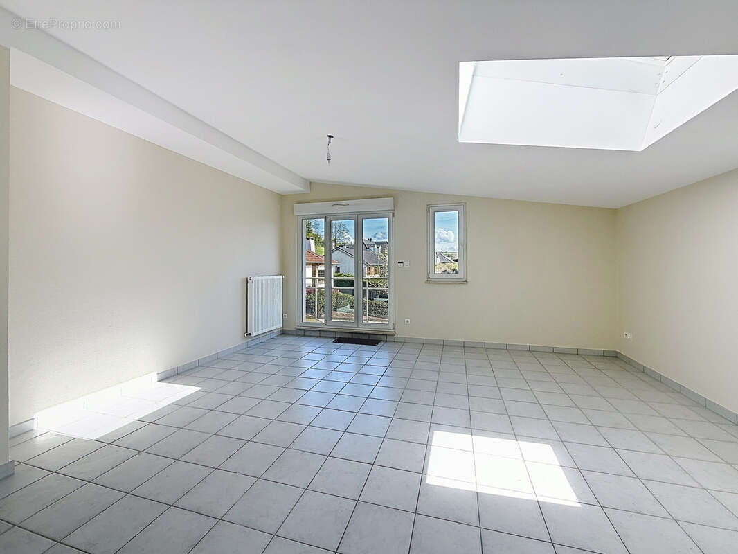 Appartement à VOLMERANGE-LES-MINES