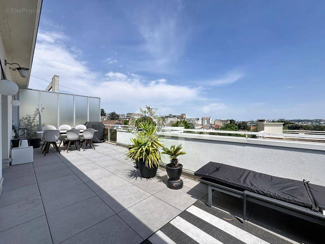 Appartement à NOGENT-SUR-MARNE