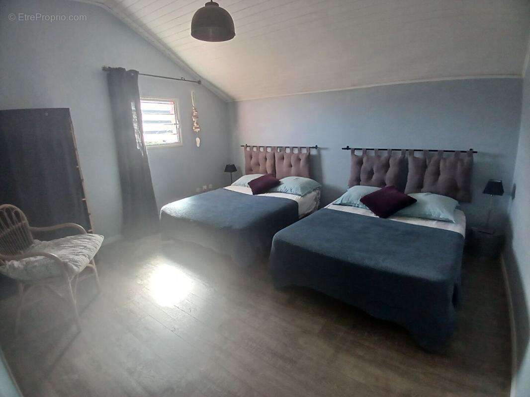Ensemble immobilier de 269 m² sur 800 m² de terrain à Dos d'Âne 97429; - photo 10