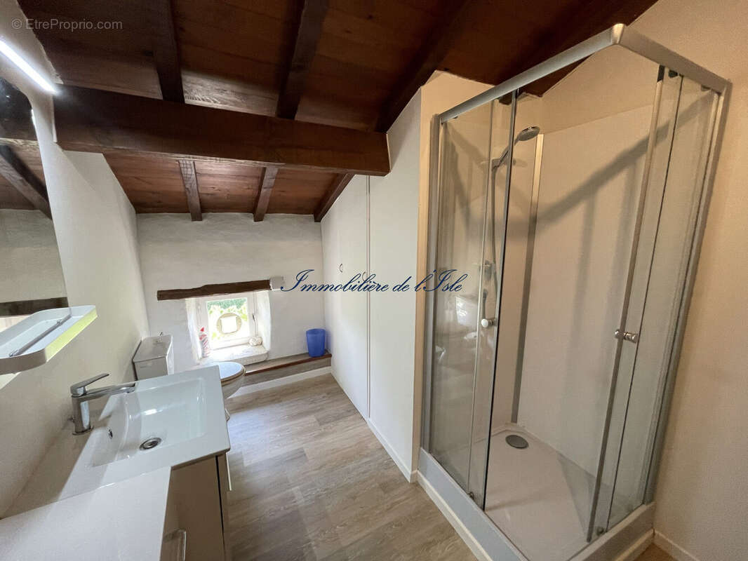 Maison à NANTEUIL-AURIAC-DE-BOURZAC