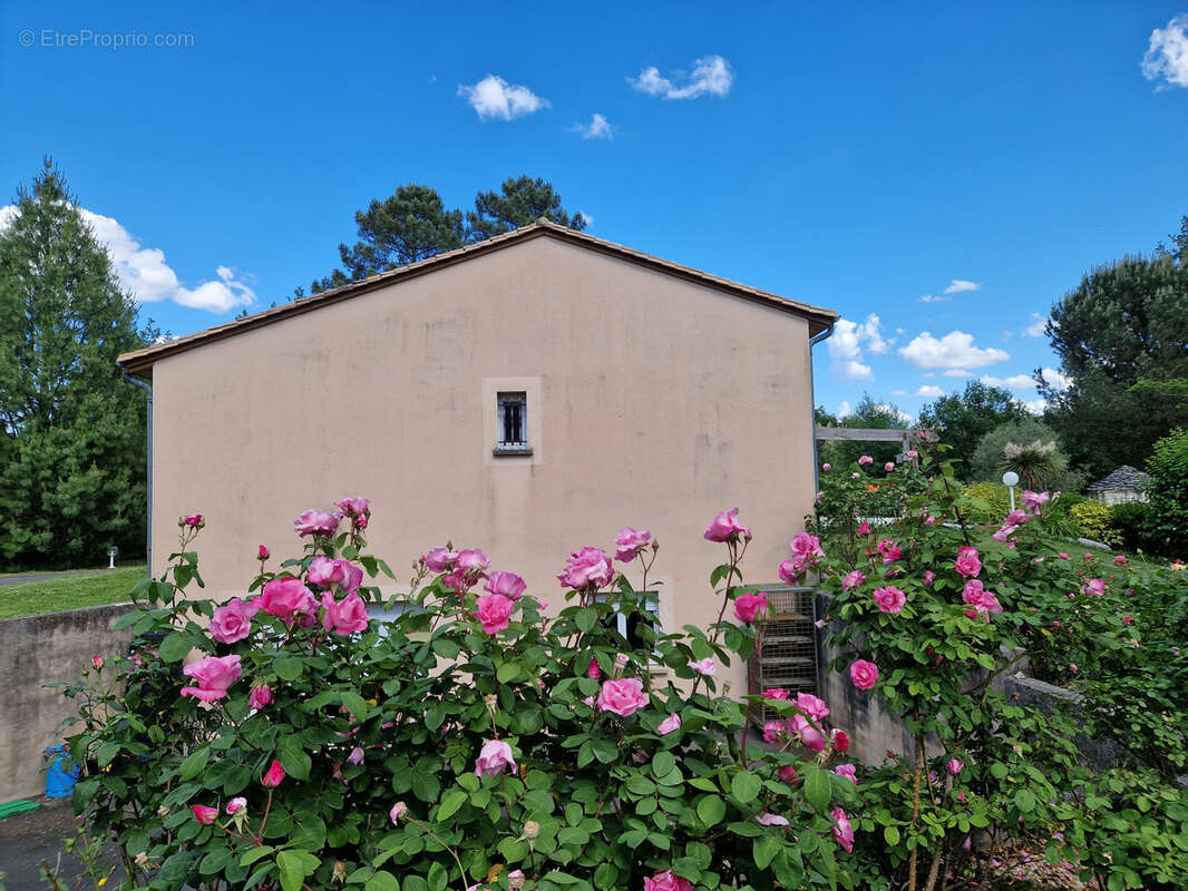 Maison à NOTRE-DAME-DE-SANILHAC