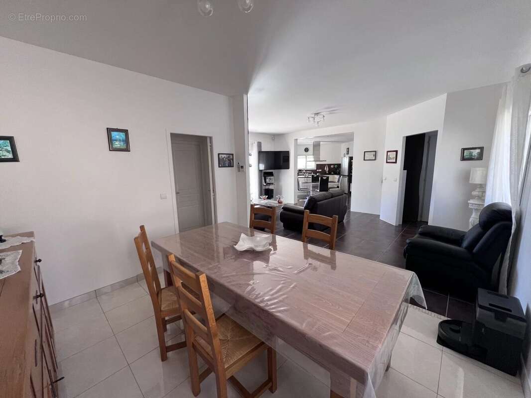 Maison à COURNONSEC