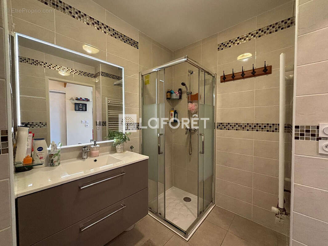 Appartement à MARSEILLE-2E
