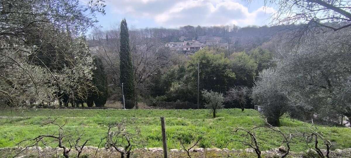 Terrain à VALBONNE