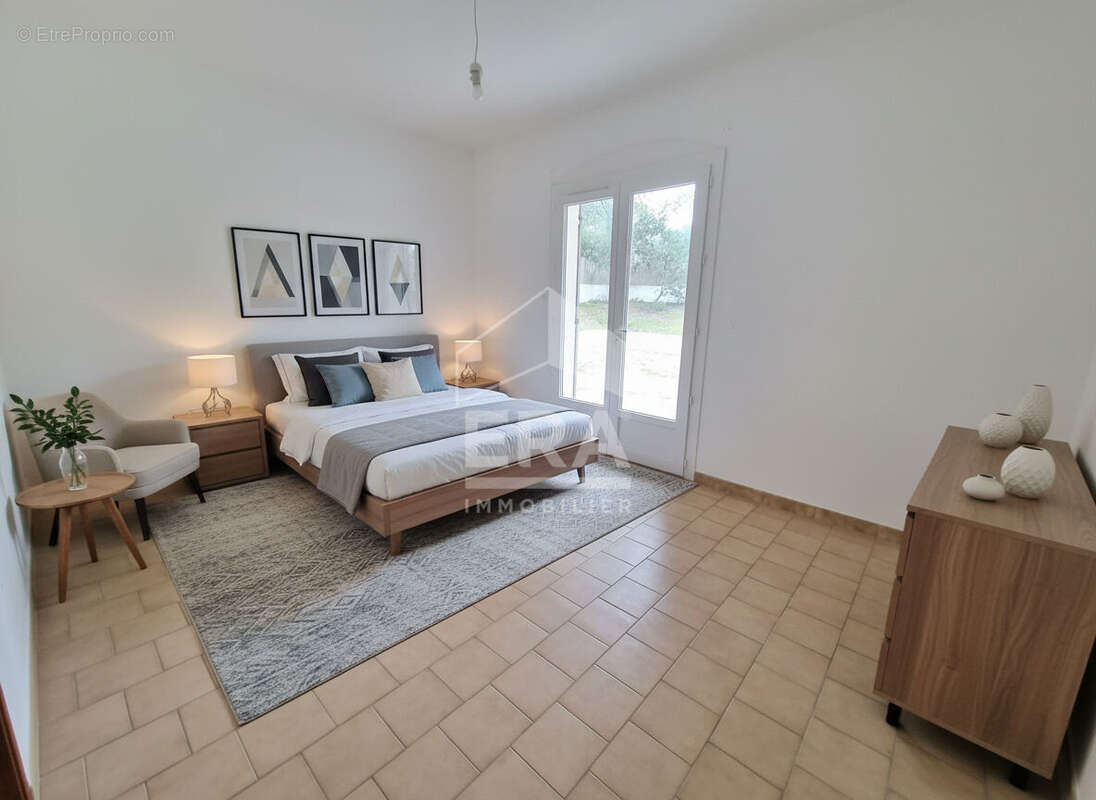 Maison à VERNEGUES