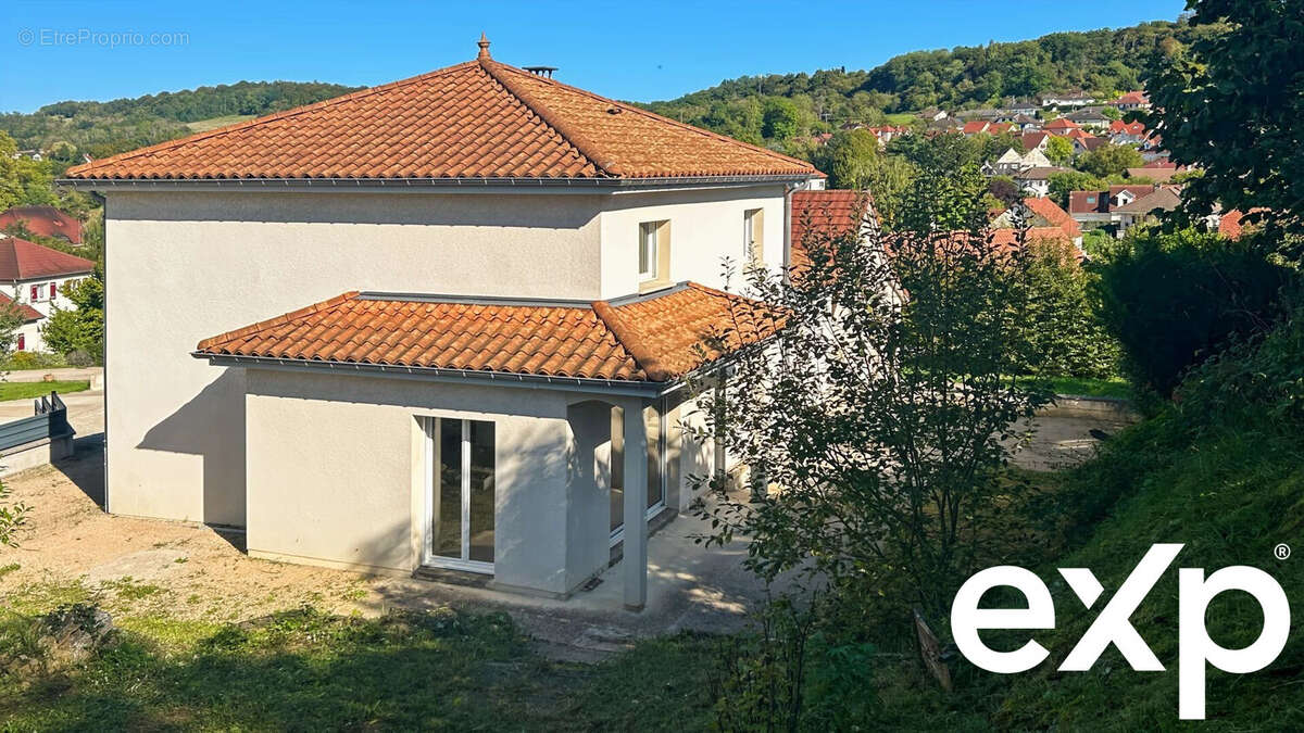Maison à POUILLEY-LES-VIGNES