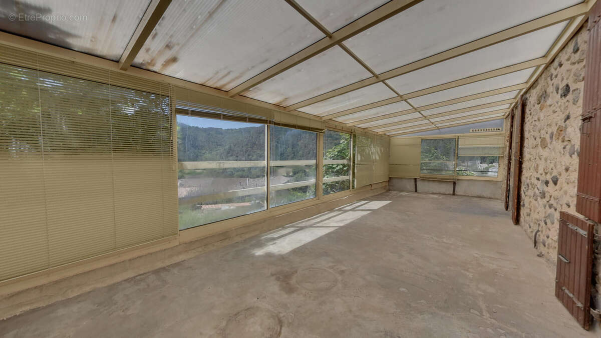 Maison à LES OLLIERES-SUR-EYRIEUX