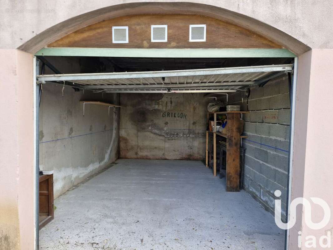 Photo 2 - Parking à SAINT-FLORENT