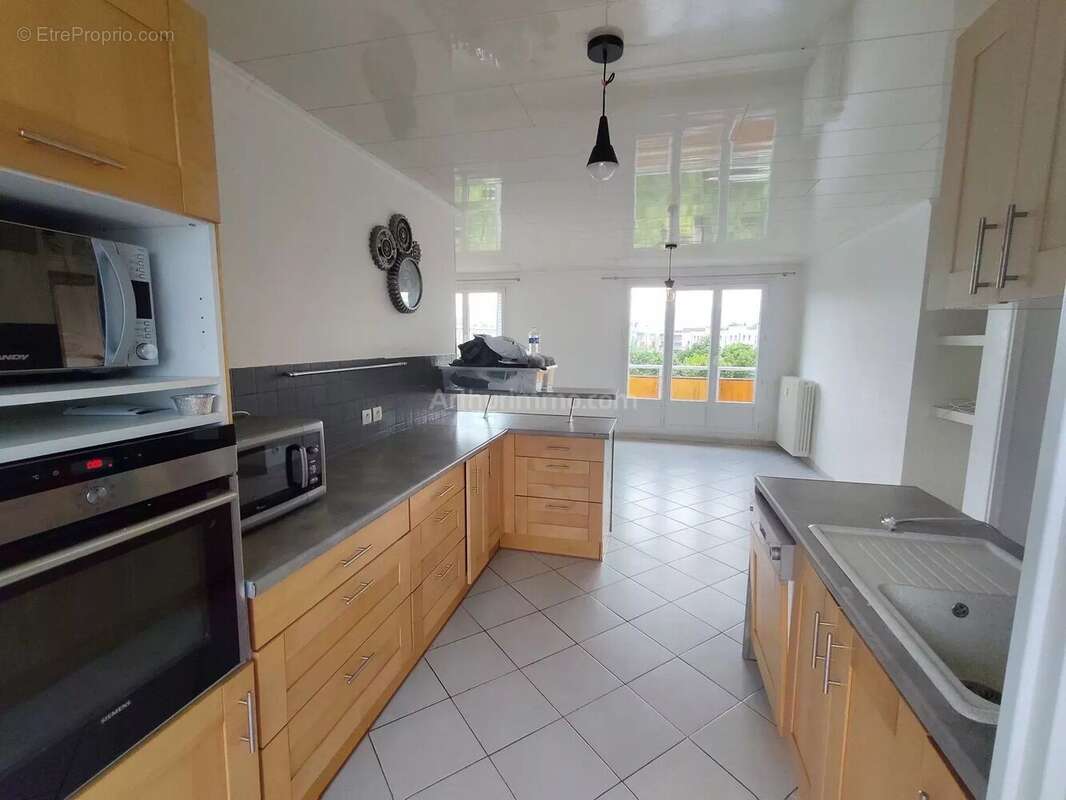 Appartement à FONTAINE