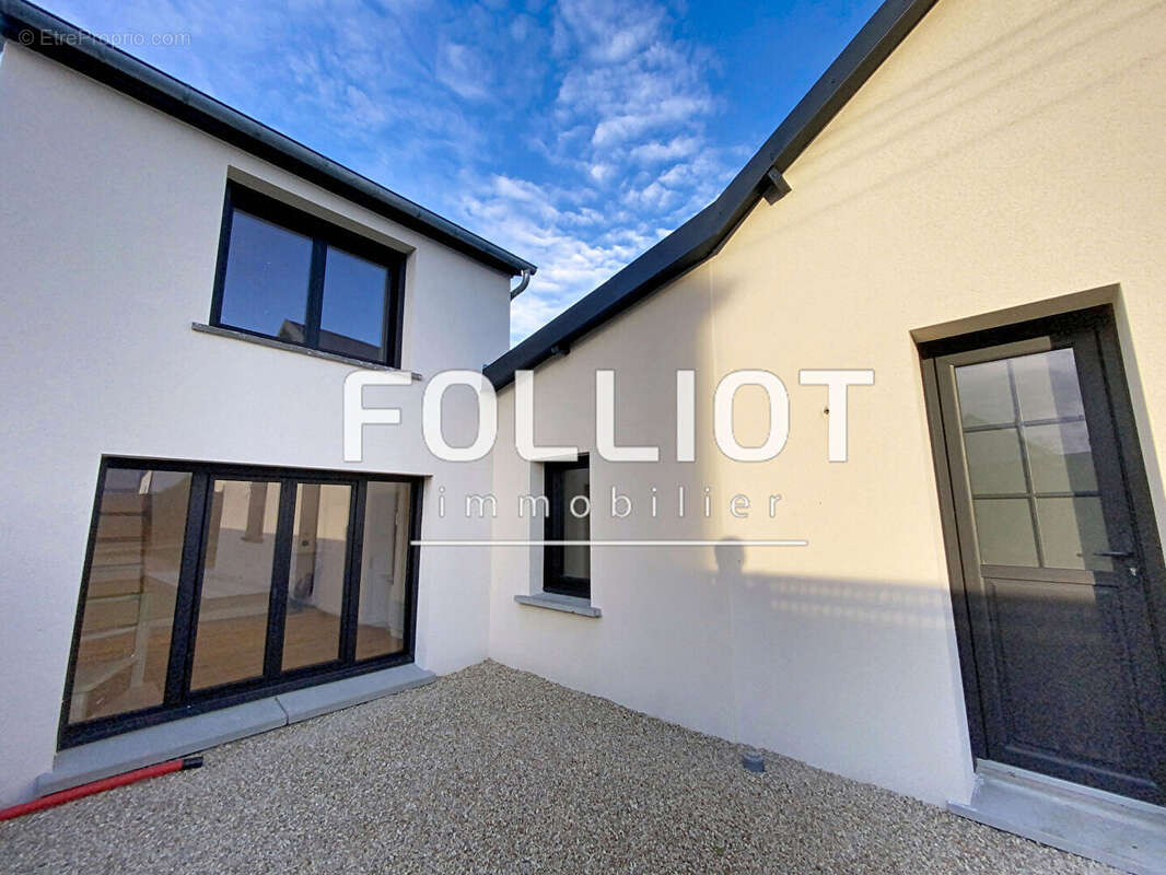 Maison à SAINT-PAIR-SUR-MER