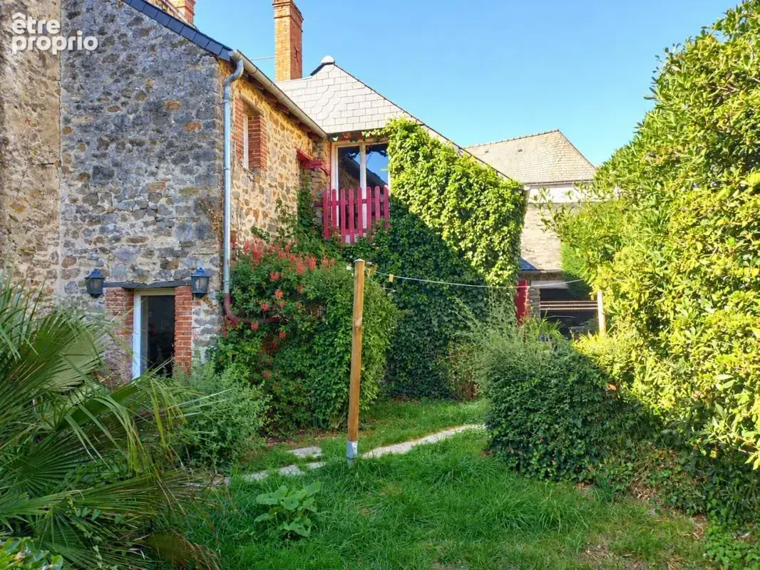 Maison de caractère avec jardin - 8 pièces - SOULGE SUR OUETTE (53) - photo 14