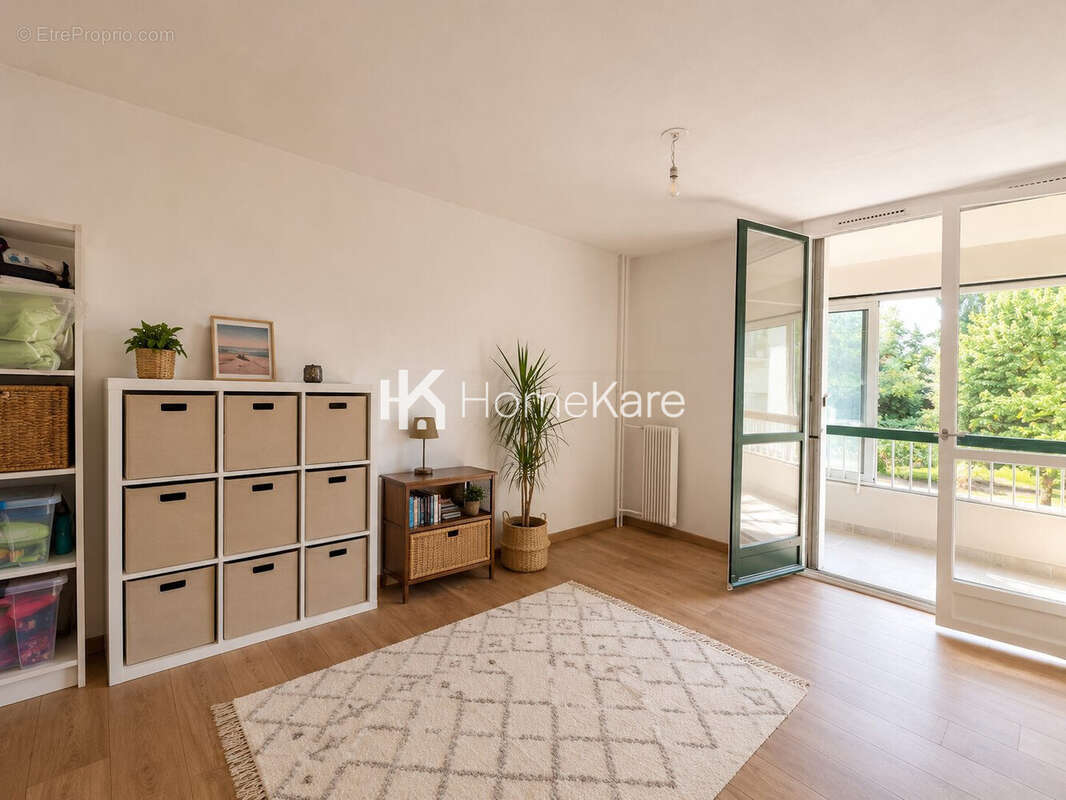 Appartement 89 m² à Cenon  - photo 7