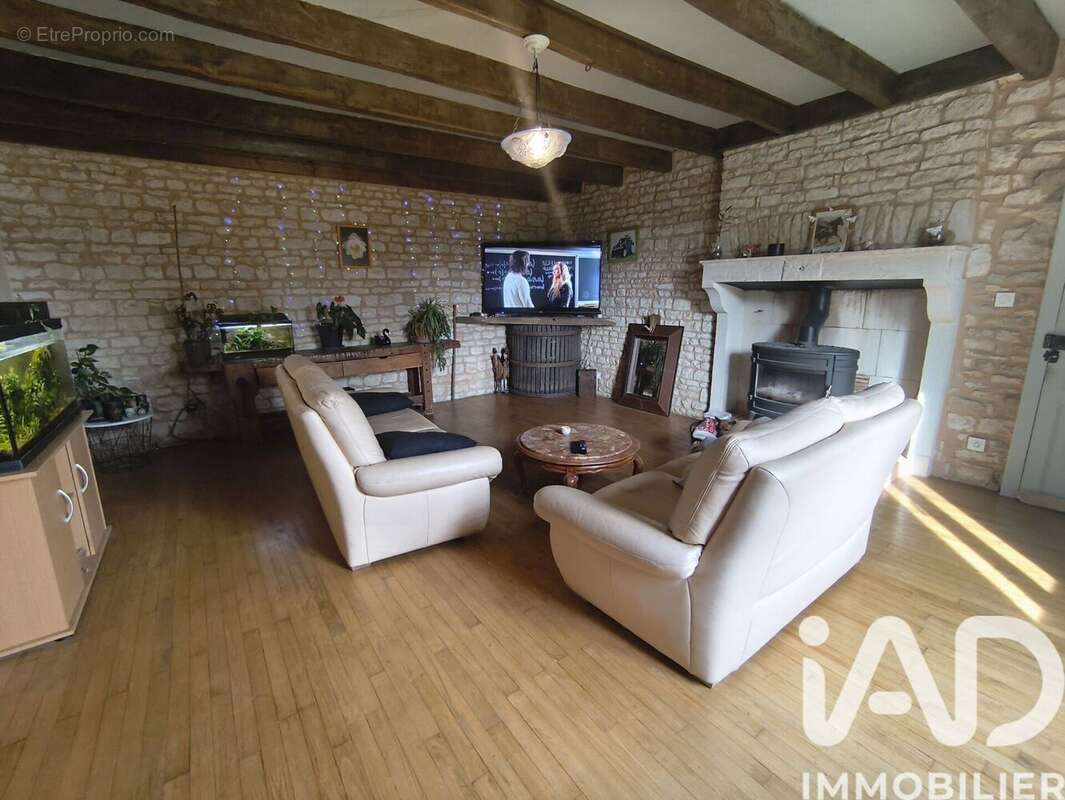 Maison 162 m² à Clussais-La-Pommeraie  - photo 6