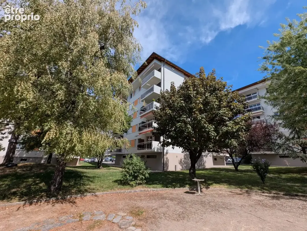 Appartement à VILLE-LA-GRAND