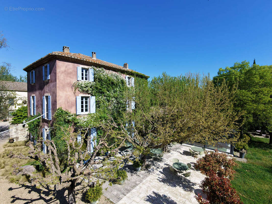 Maison à L'ISLE-SUR-LA-SORGUE