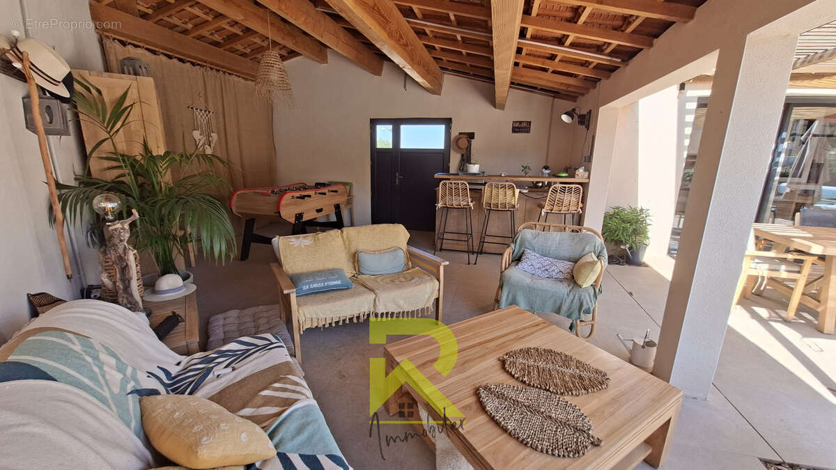 Villa contemporaine déc 2021 137m2 · Piscine · Pool house 40m2 · Suite parentale 4 chambres - parking 5 places - photo 6