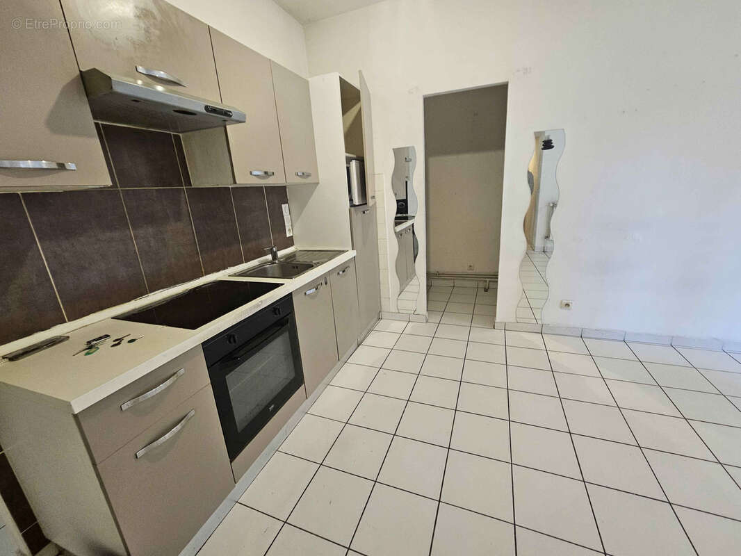 Appartement à MAUVES