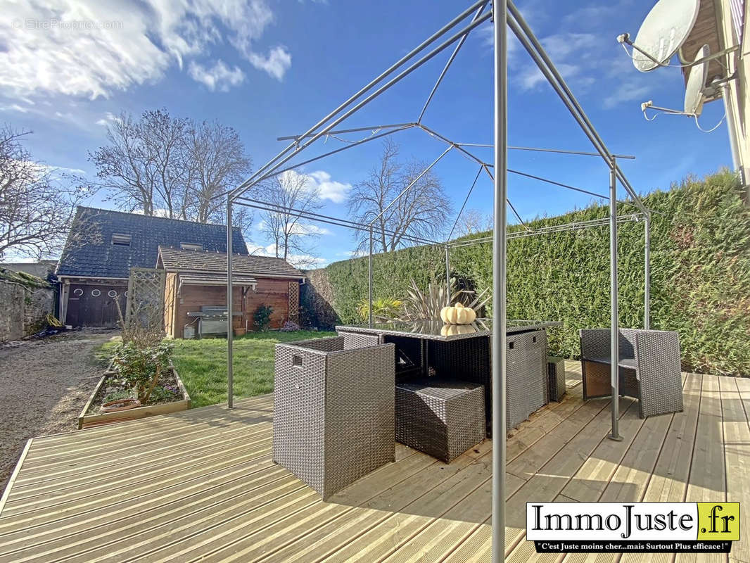 Maison à LES ESSARTS-LE-ROI