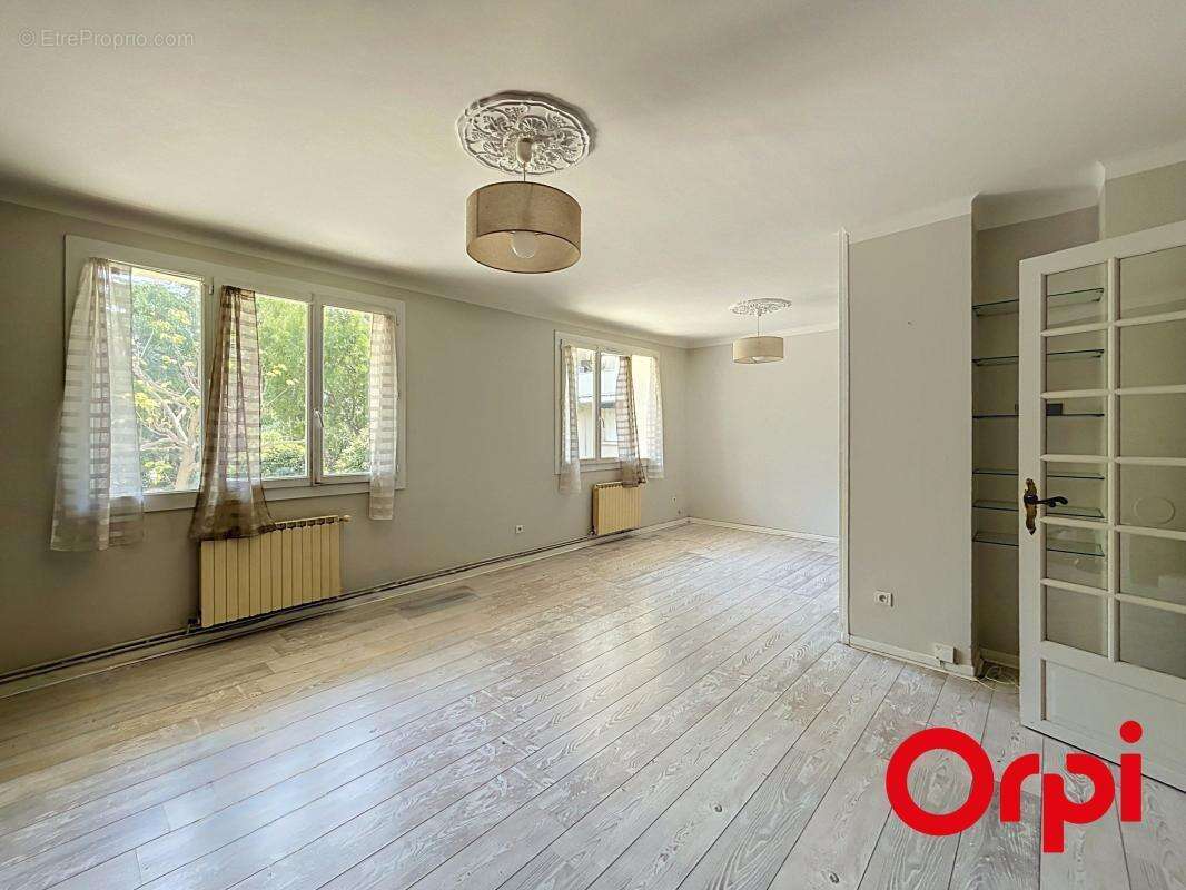  exclusivité orpi – toulon ouest / valbourdin – t4 de 82 m² - photo 5