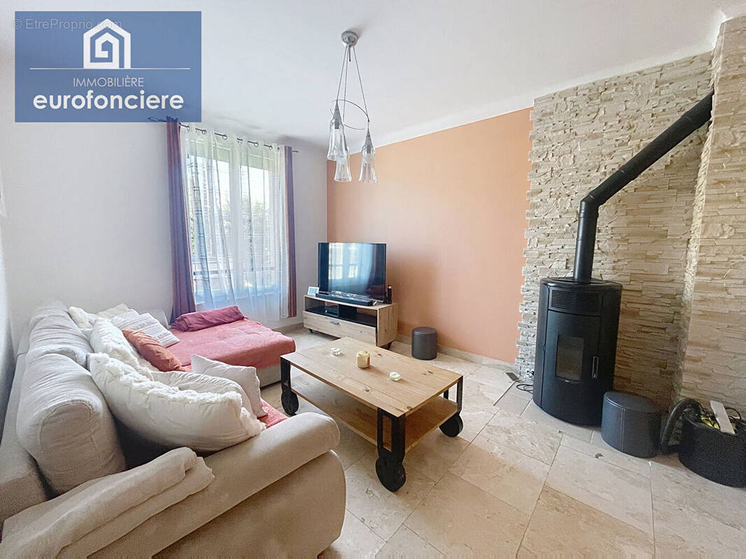 Maison à SAINTE-SAVINE