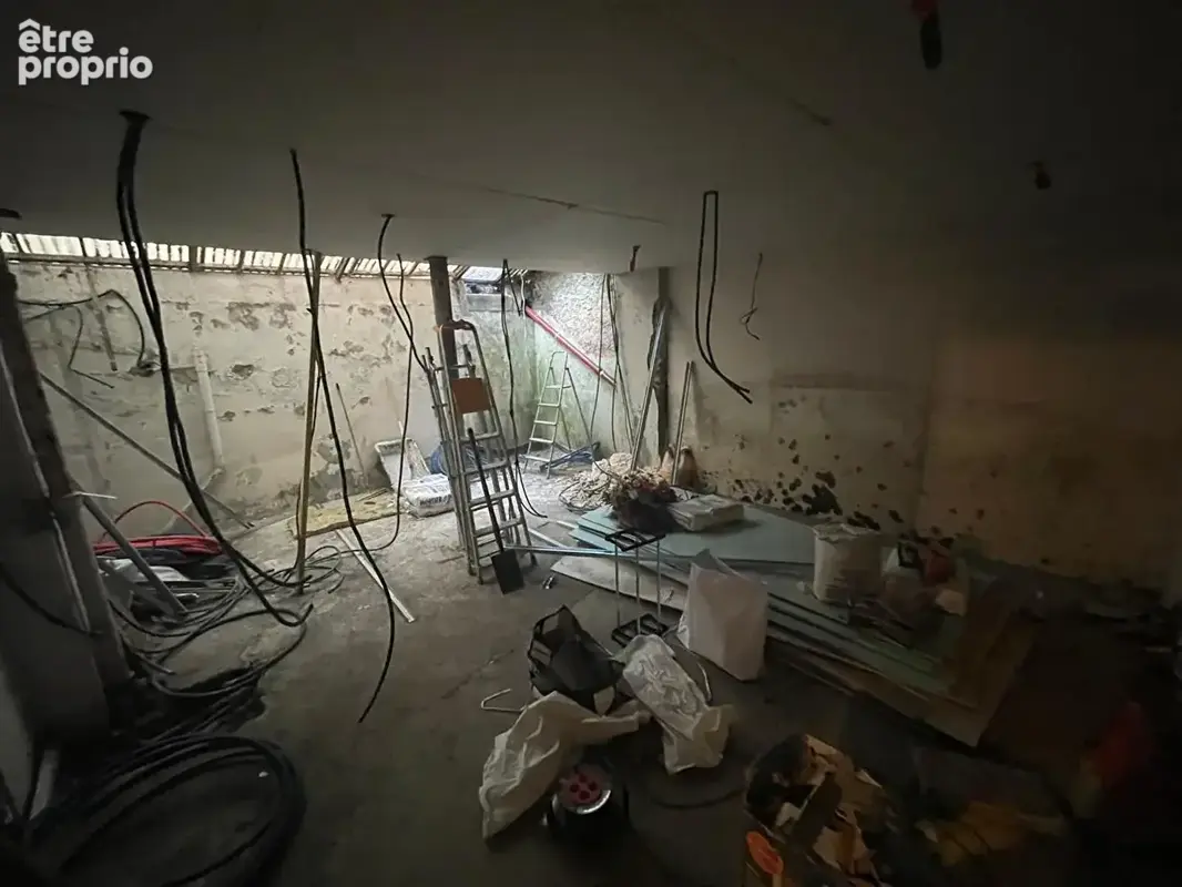 Pantin  église de pantin  2 pièces  42 m²  loft d'atelier  verrière  plein sud  3,21 m hsp  à rénover  avl immobilier - photo 6
