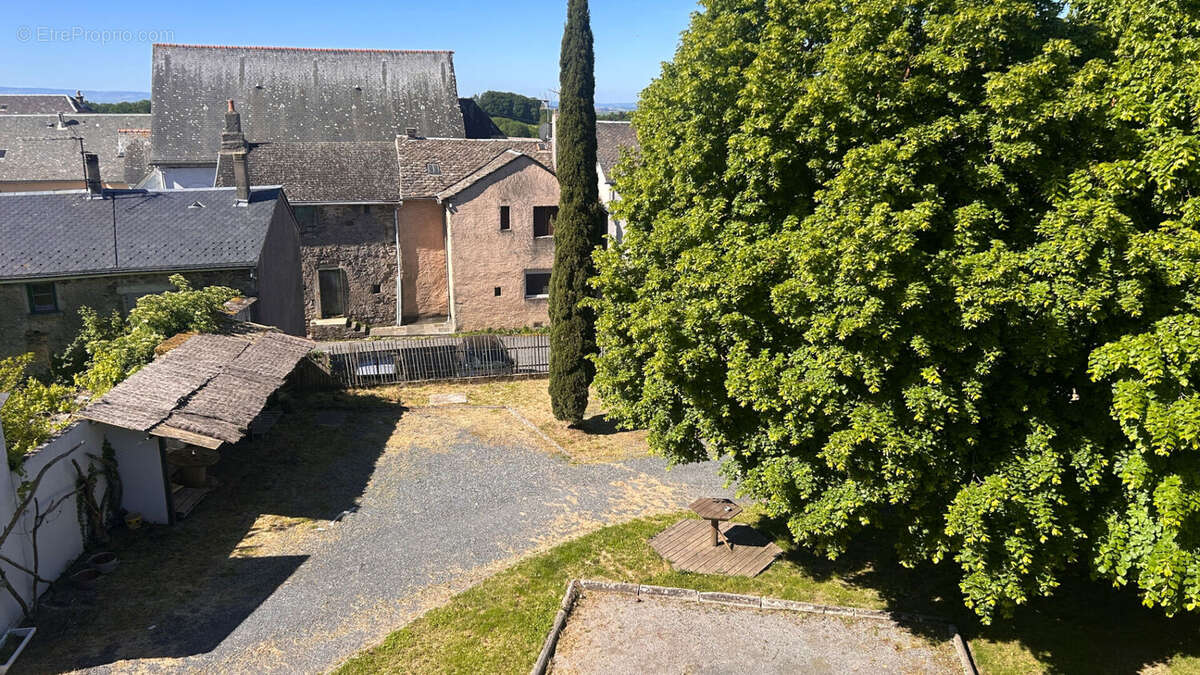Bien rare en Aveyron : Ancien Couvent du XVIIIe Rénové en Grand Gîte & Bar Restaurant : - photo 5
