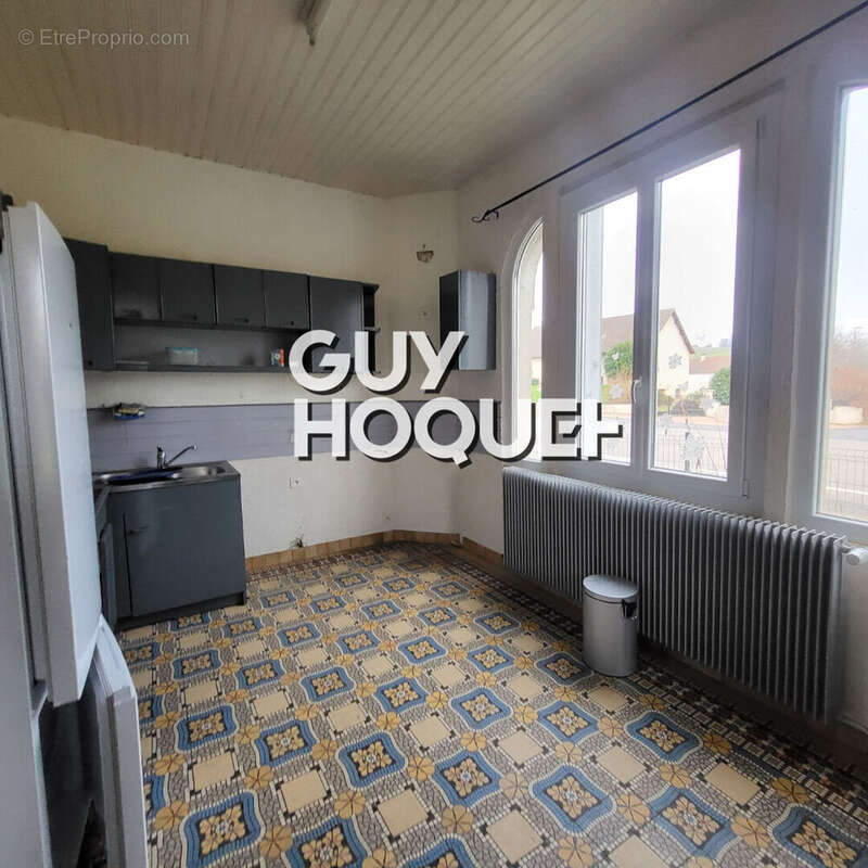 Maison à VARENNE-SAINT-GERMAIN