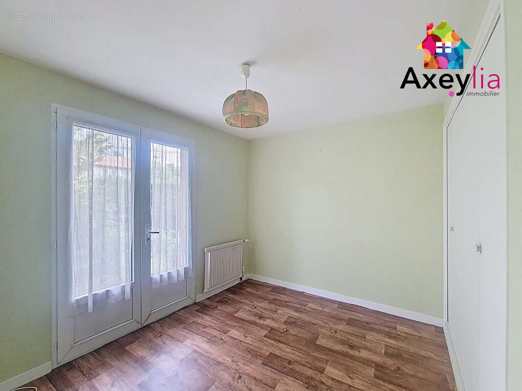 Maison à LA CLAYETTE