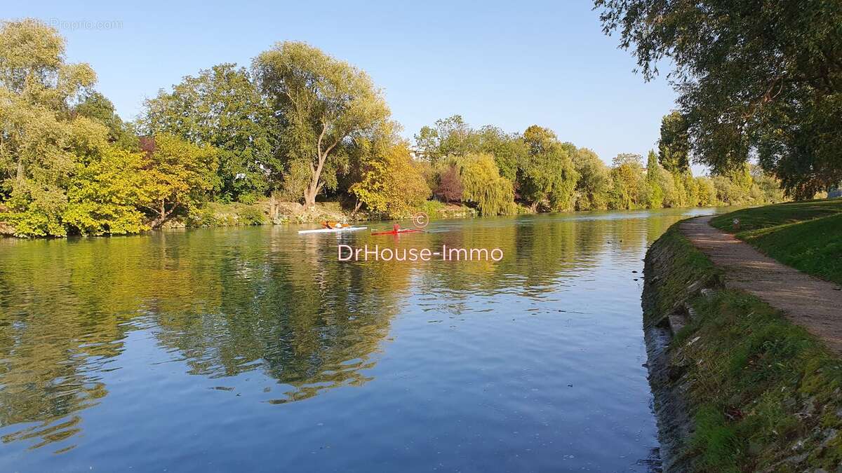 Maison à SAINT-MAUR-DES-FOSSES