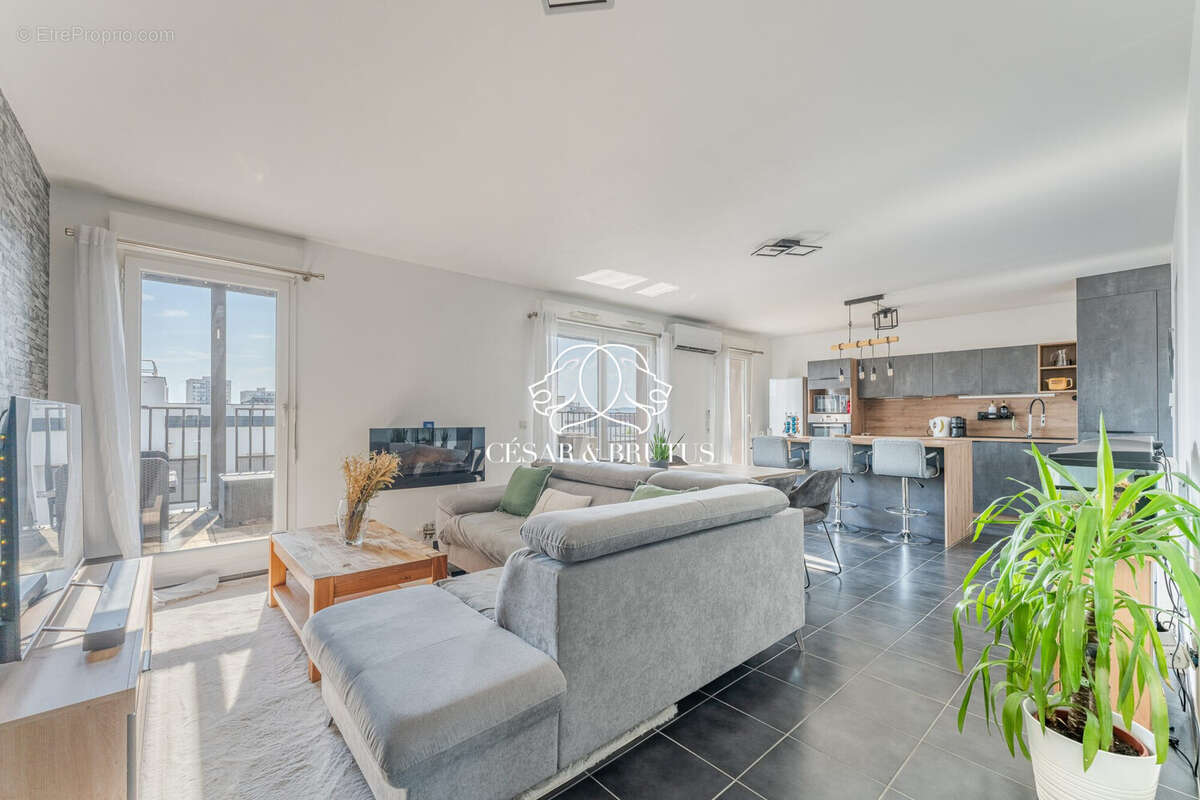 Appartement 72 m² à Venissieux  - photo 6