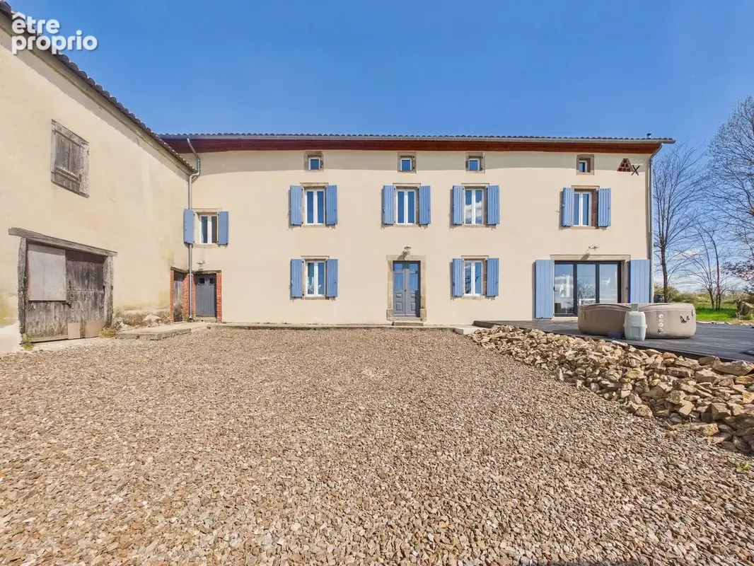 Près de Monestiés, ancien corps de ferme renové avec 3800 m²  de terrain - photo 19