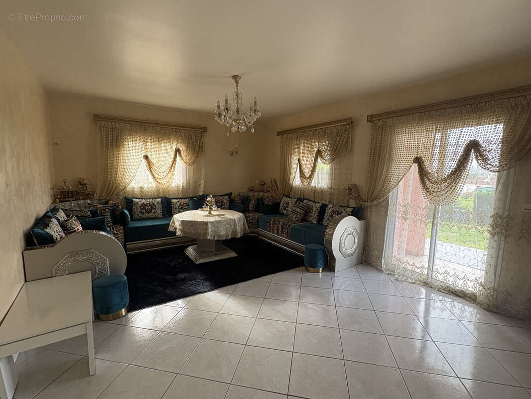 Maison de plain-pied avec terrain de 1 250 m2 et double garage - photo 5