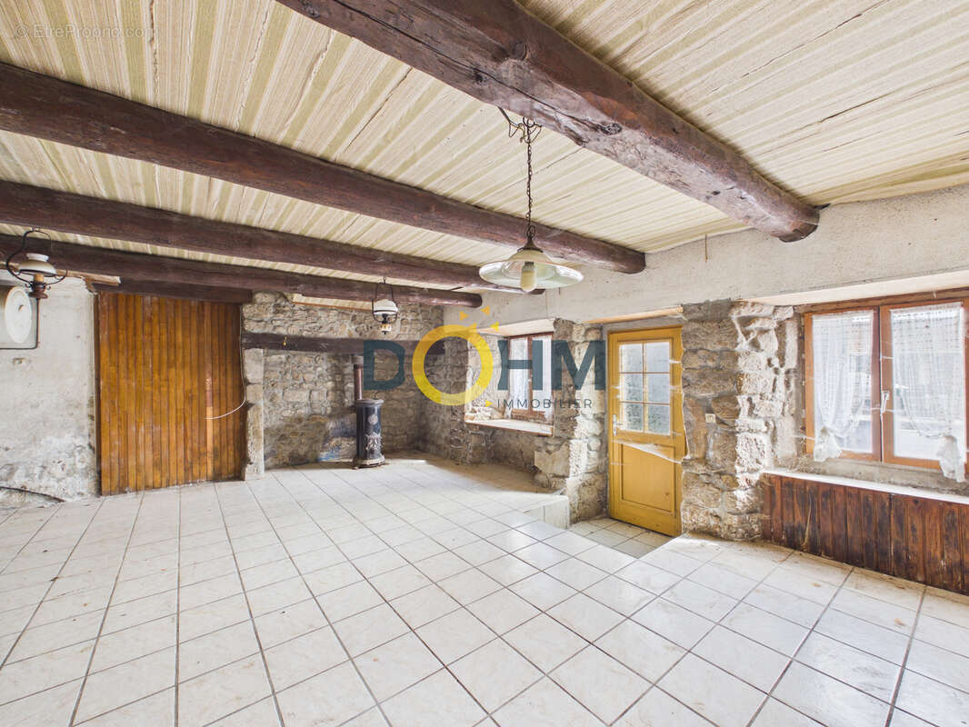 Maison à BELLEVUE-LA-MONTAGNE