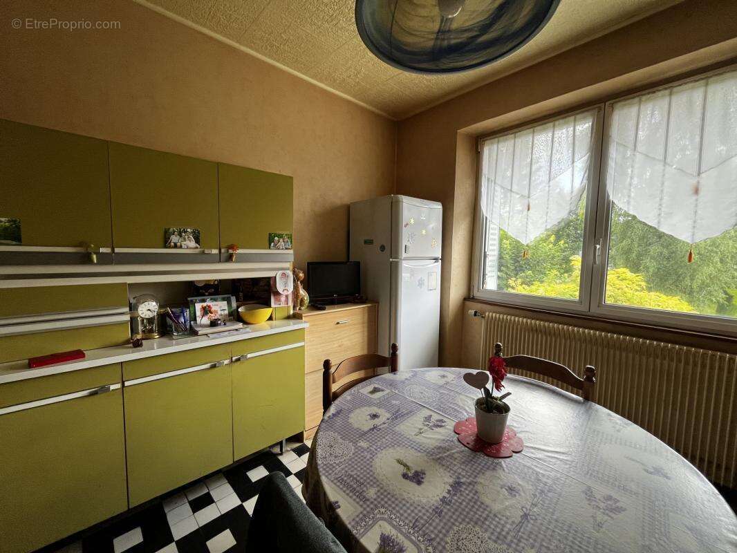 Appartement à FRASNE
